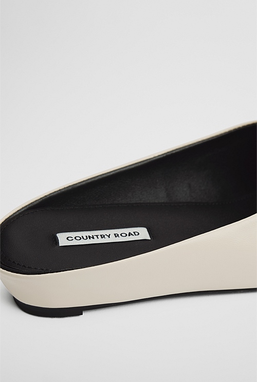 Kamie Flat