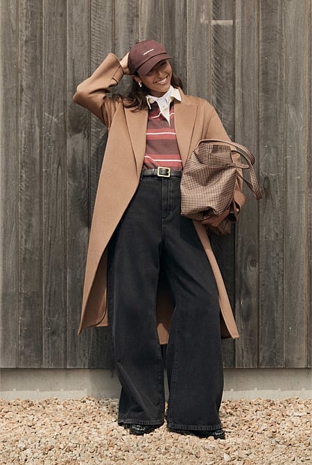 Curved Wide Leg Jean