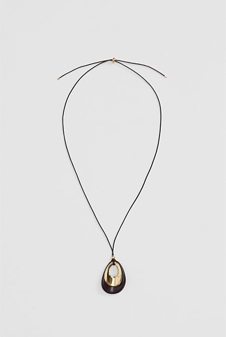 Pia Pendant Necklace