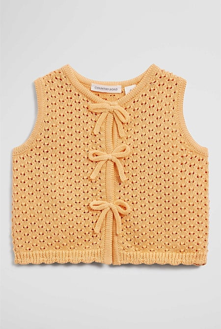 Sleeveless Scallop Knit Top