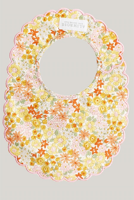 Scalloped Baby Bib