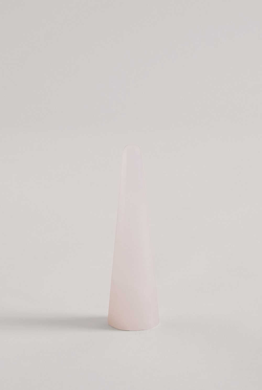 Grace Quartz Ring Stand