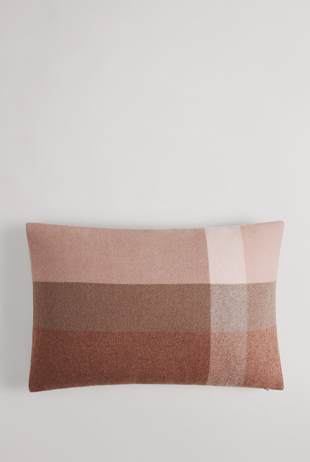 Lulu 40x60 Cushion
