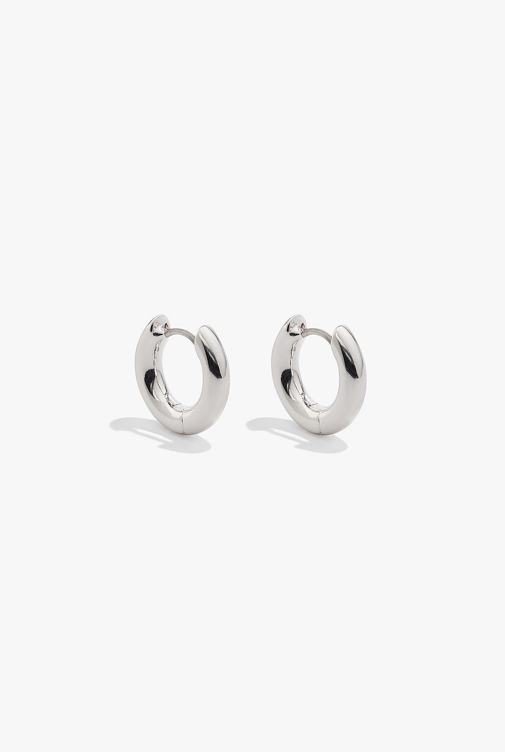 Mila Mini Hoop Earring