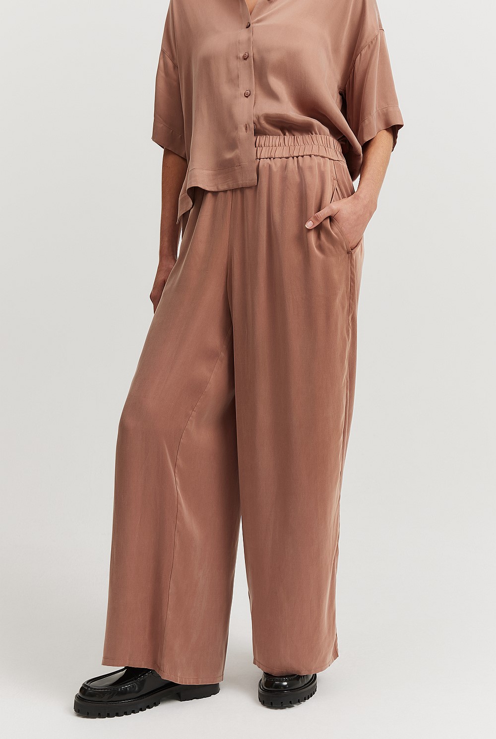Pull-On Cupro Pant