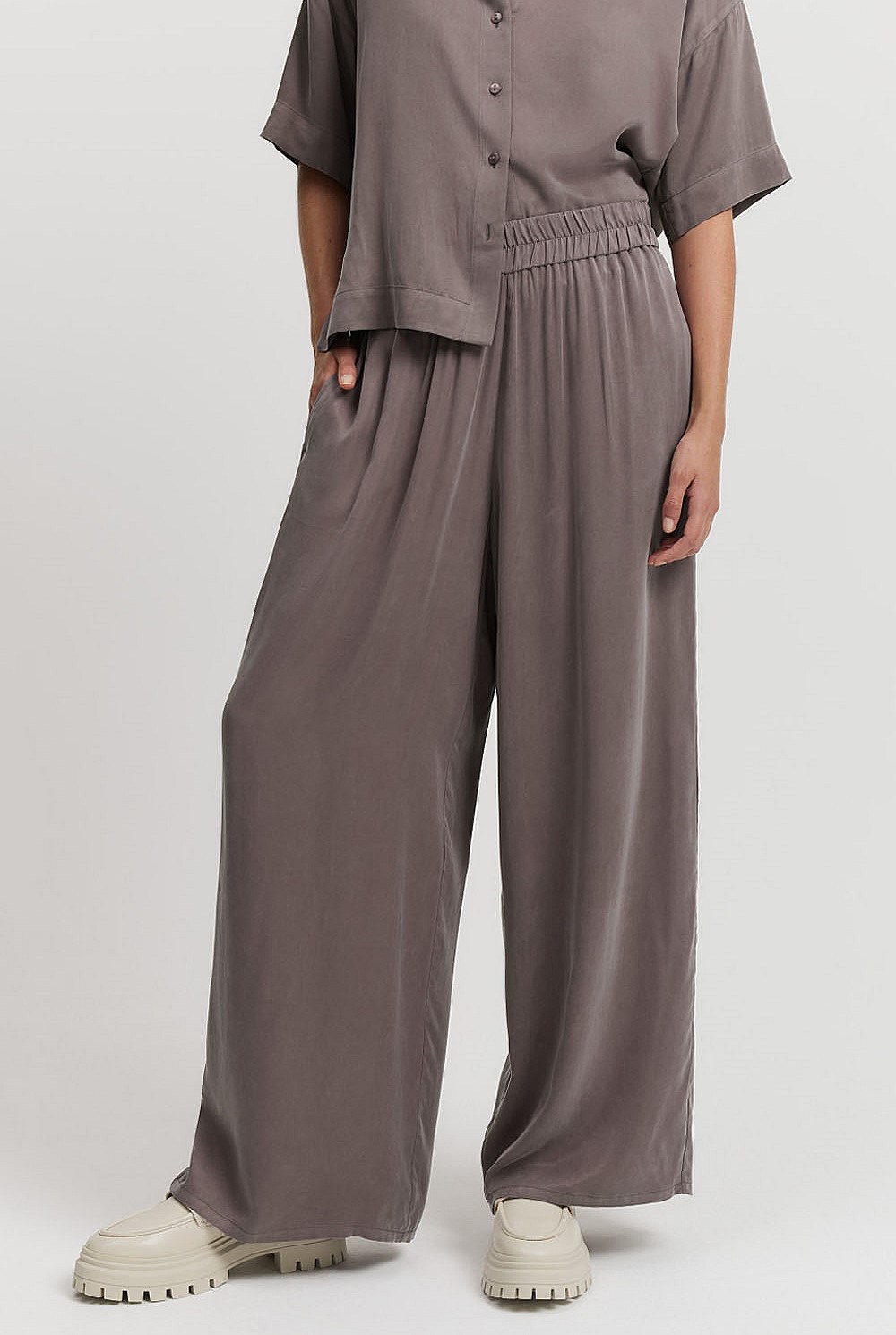 Pull-On Cupro Pant