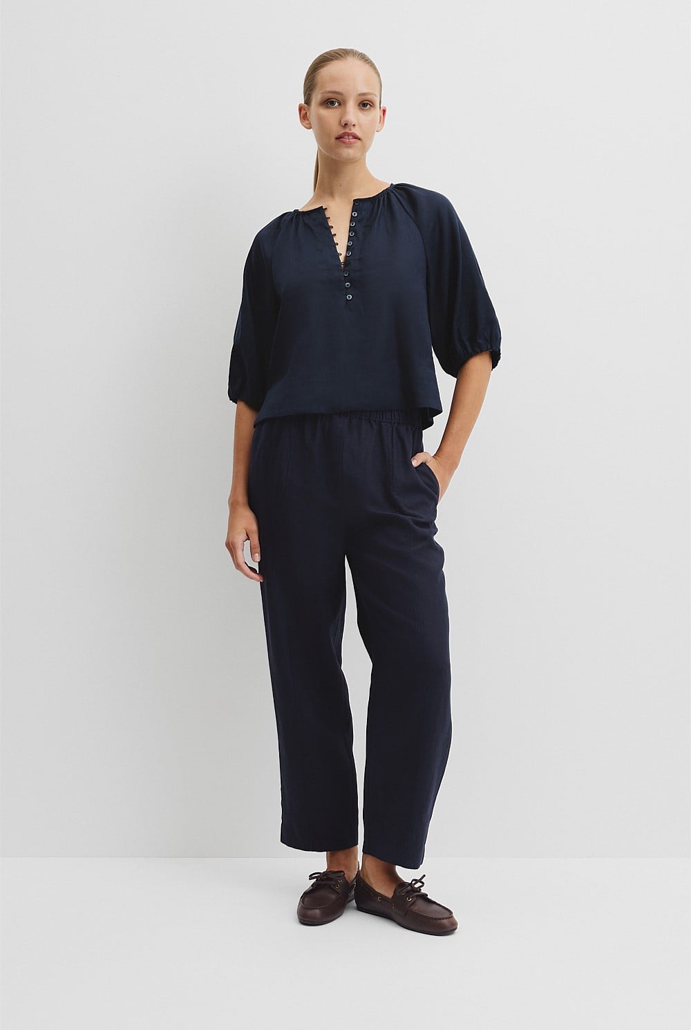 Organically Grown Linen Tapered Jogger