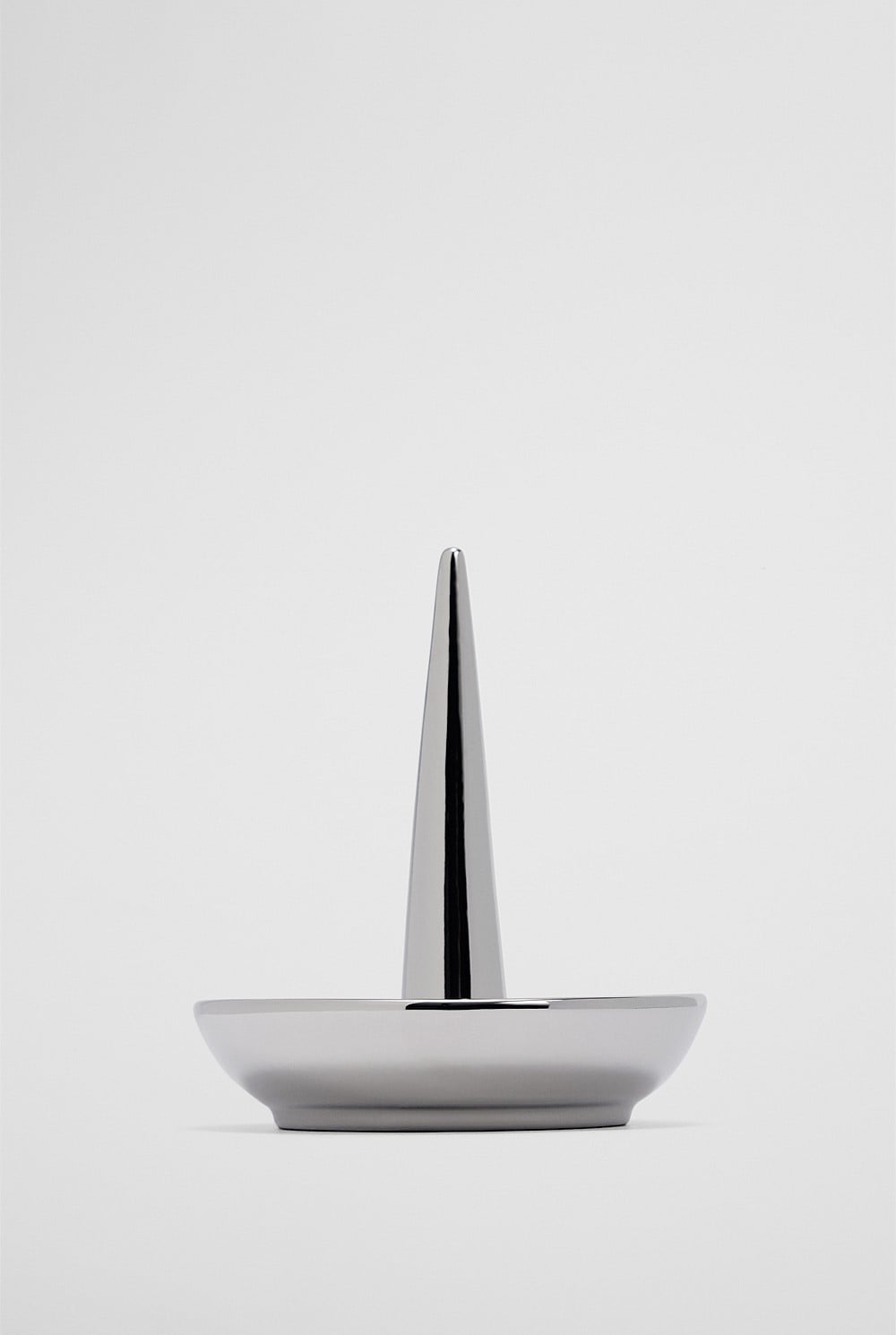 Lucinda Ring Stand