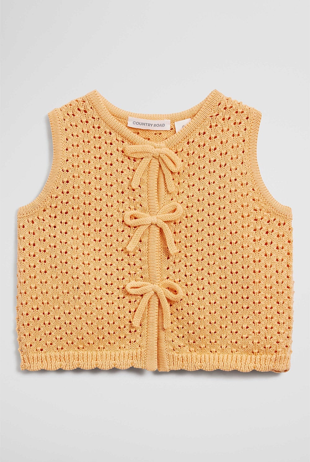 Sleeveless Scallop Knit Top