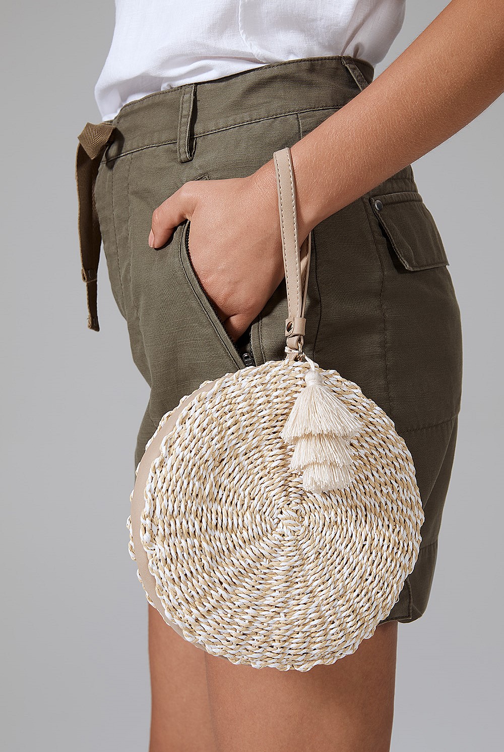 Round Woven Pouch