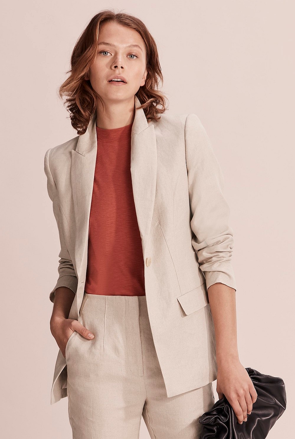 Darted Organically Grown Linen Blazer
