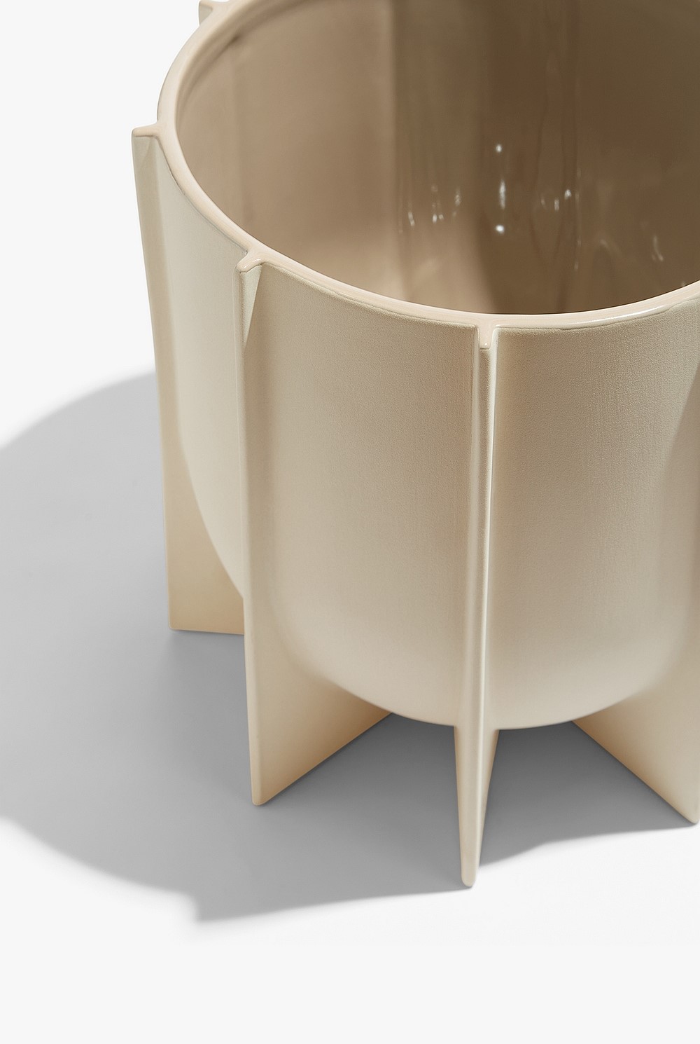 Abee Large Planter