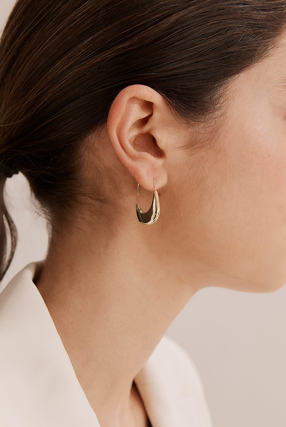 Luca Huggie Earring