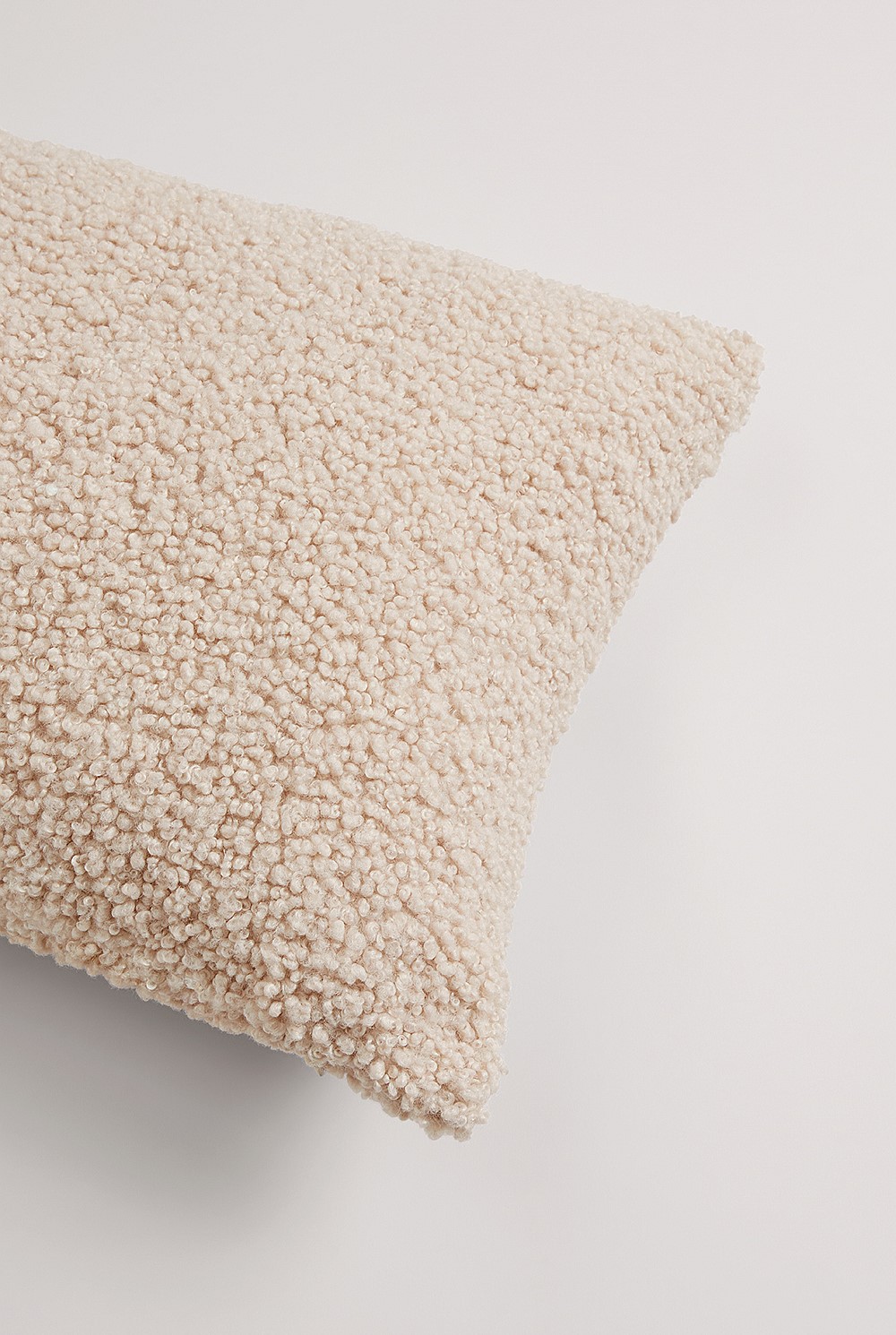 Abi 40x60 Cushion