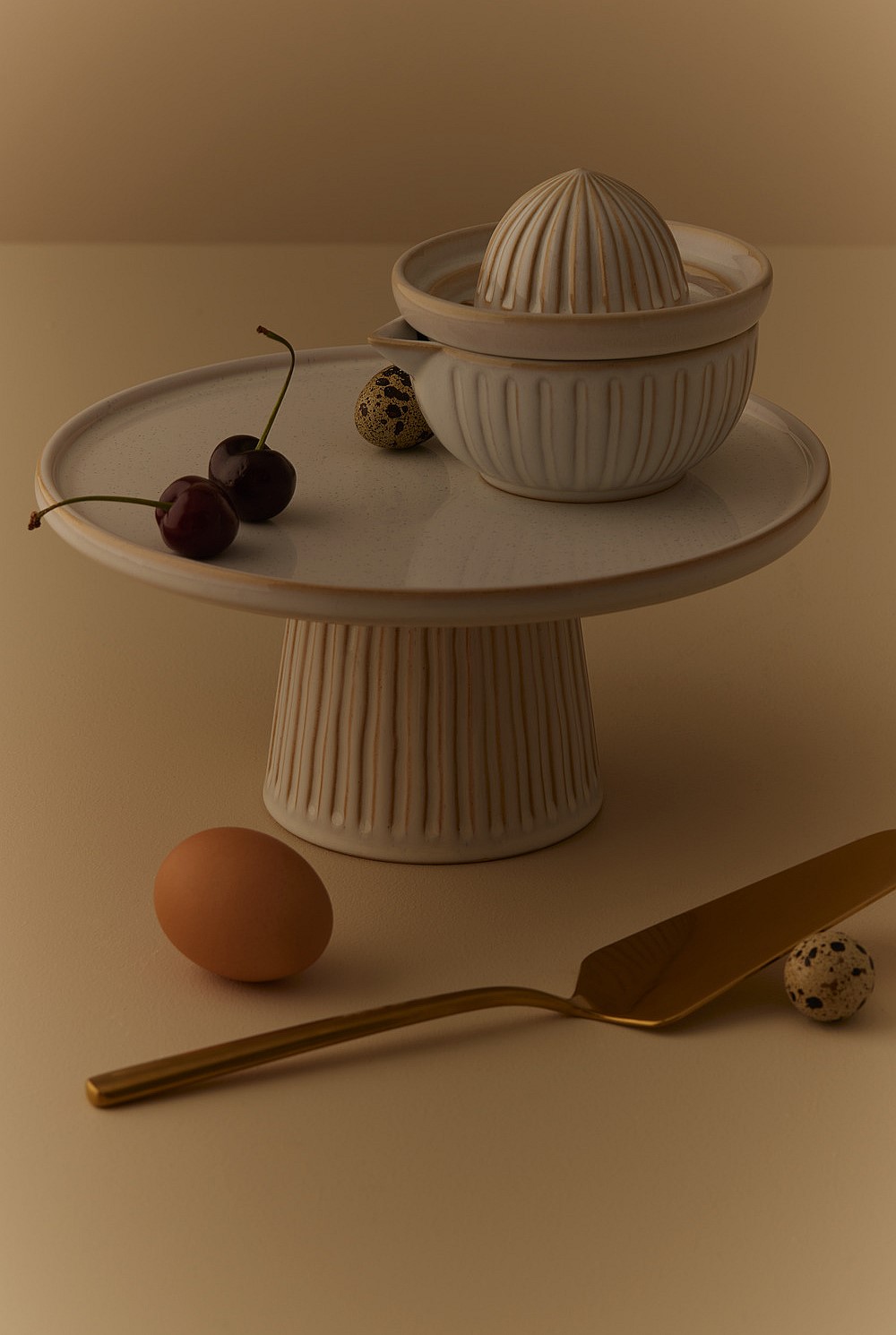 Bateman Stoneware Cake Stand