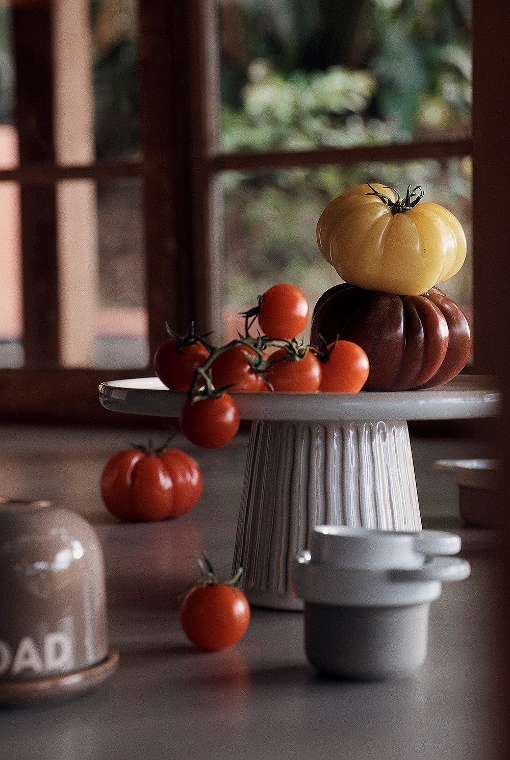 Bateman Stoneware Cake Stand