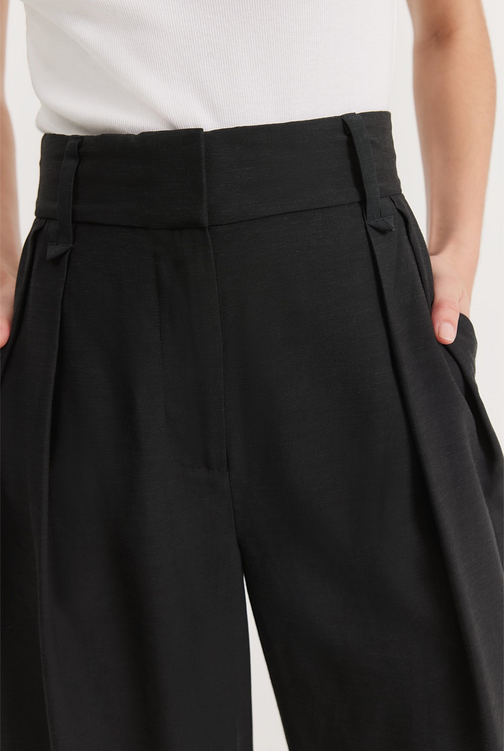 Pleat Detail Pant