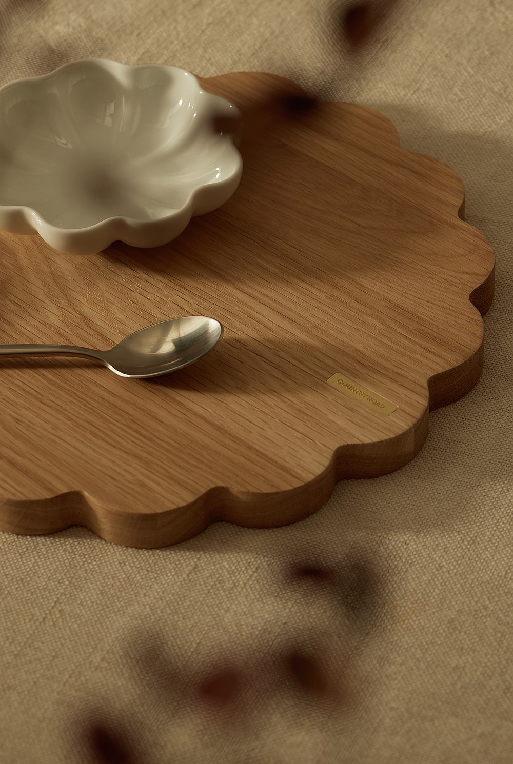 Theo Scalloped Board