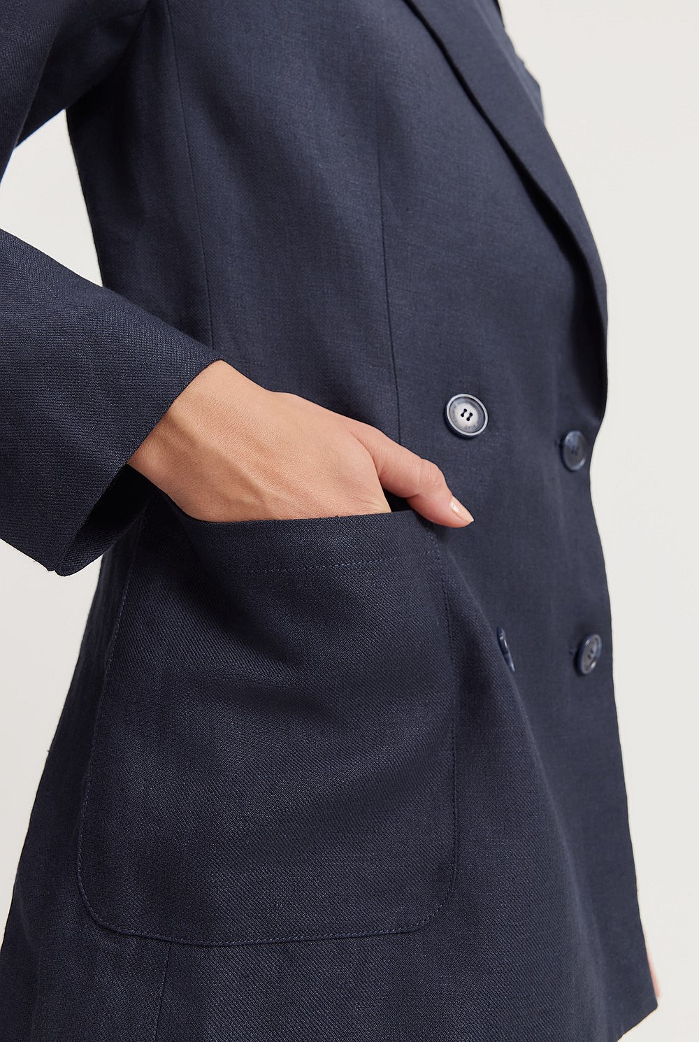 Organically Grown Linen Relaxed Blazer