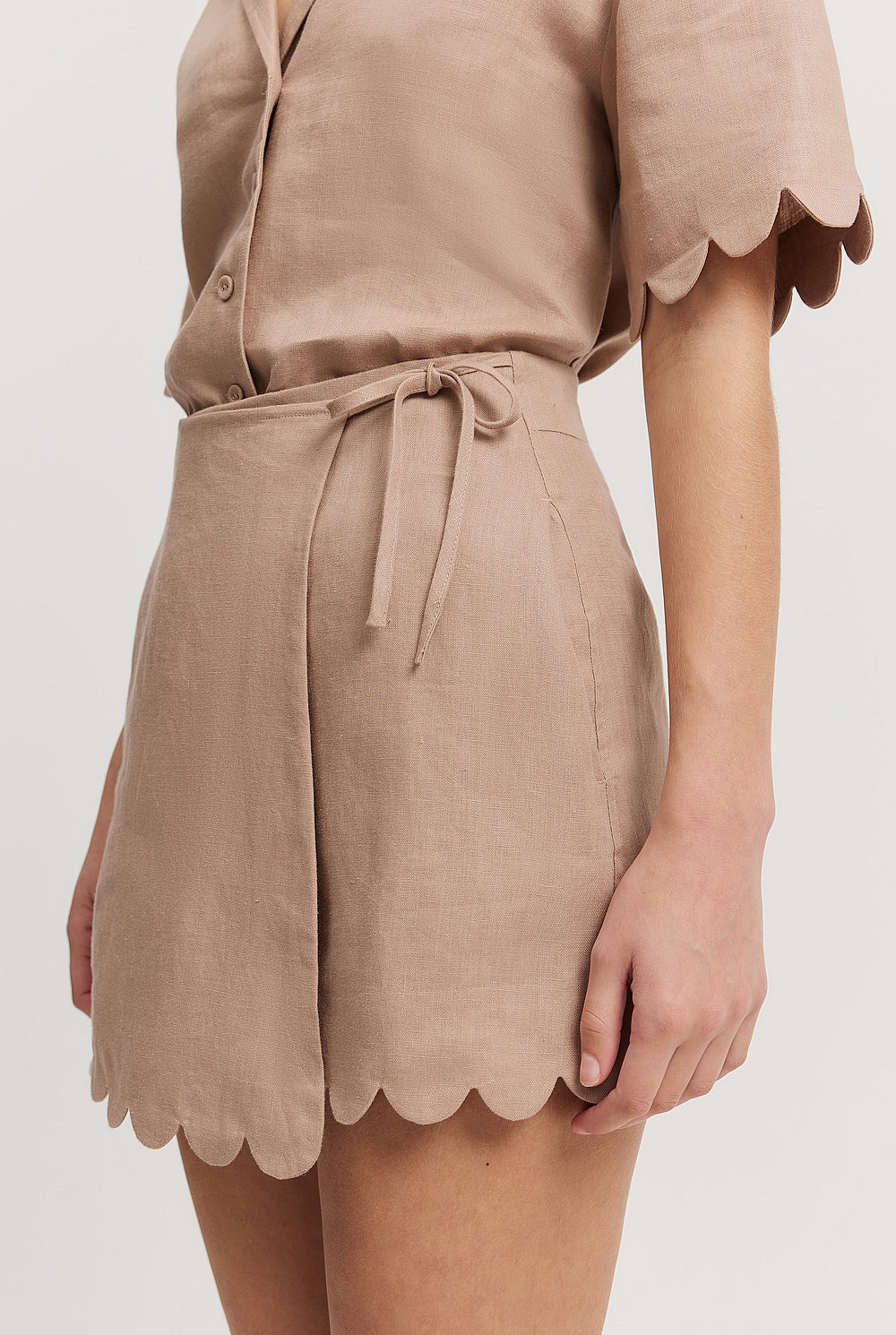Linen Scallop Detail Skort