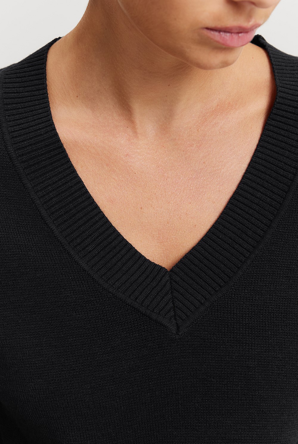 Cotton Linen V-Neck Knit