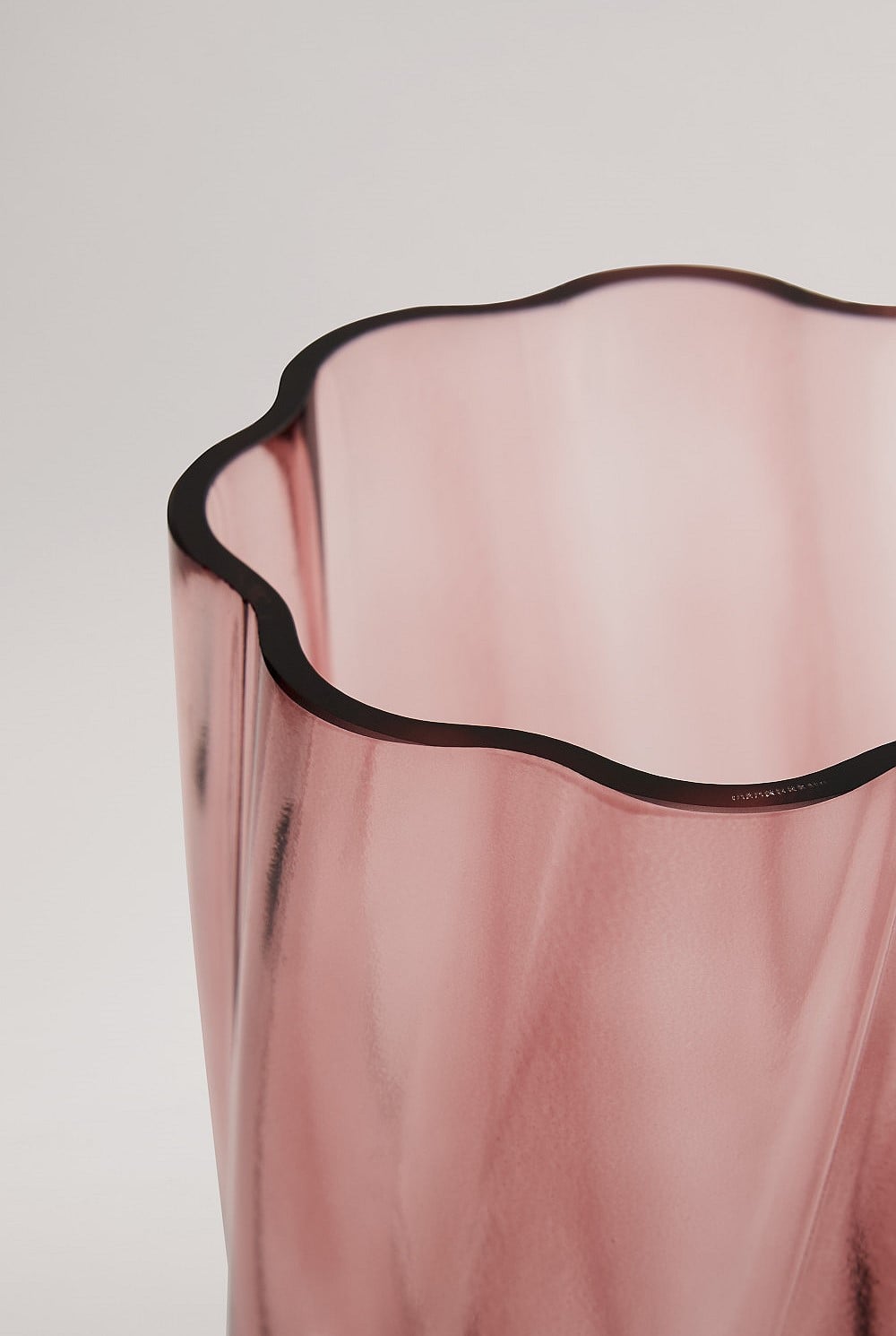 Ernis Medium Glass Vase