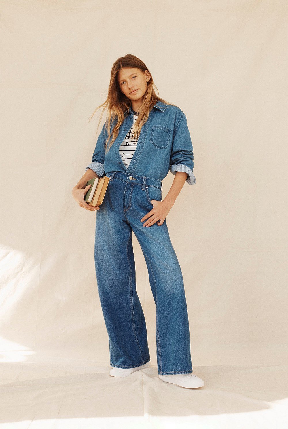 Mid Rise Wide Leg Jean