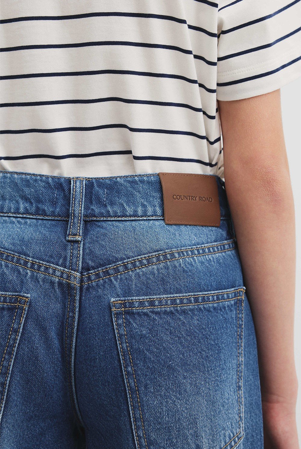 Mid Rise Wide Leg Jean