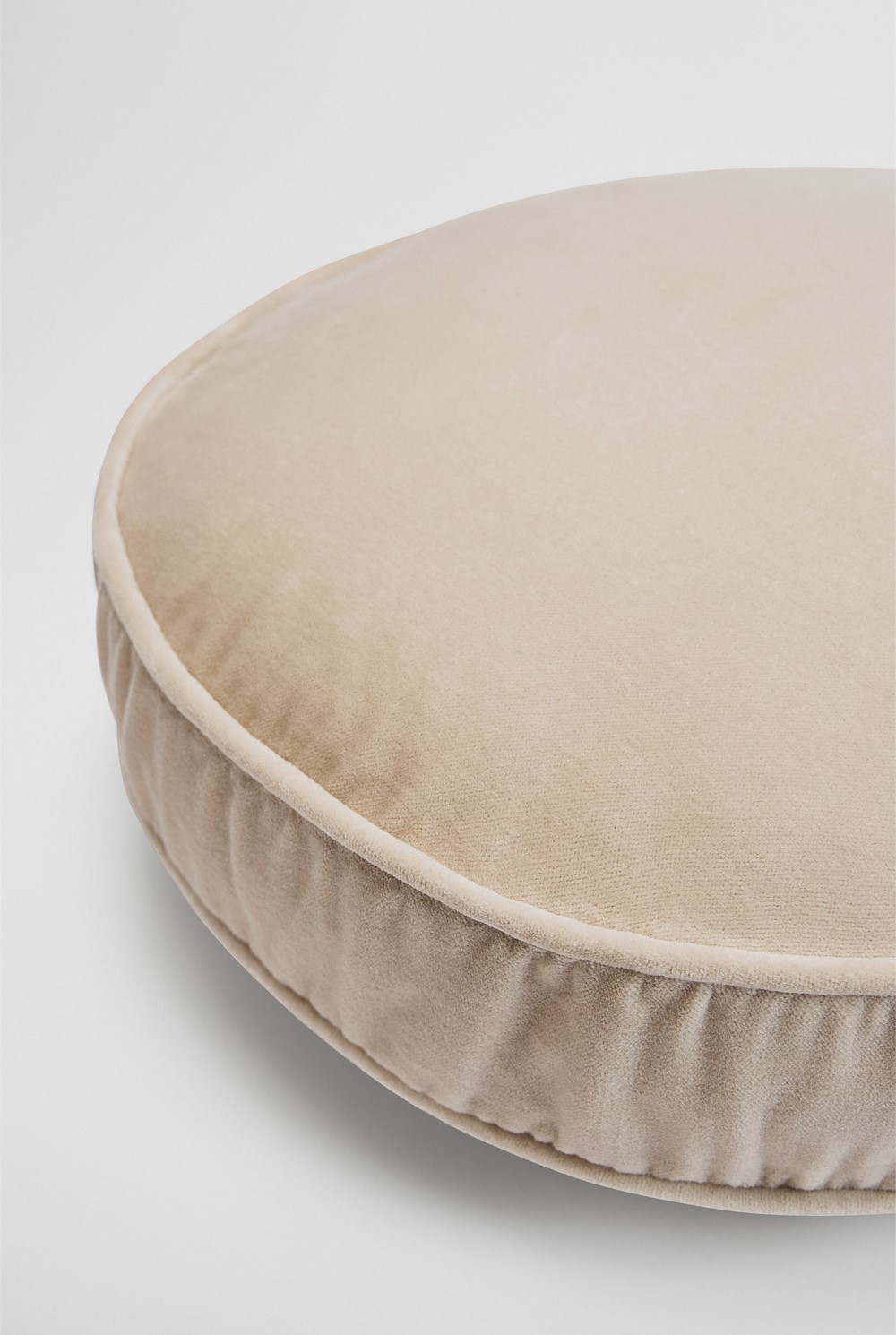 Camille 40x40x6 Round Cushion