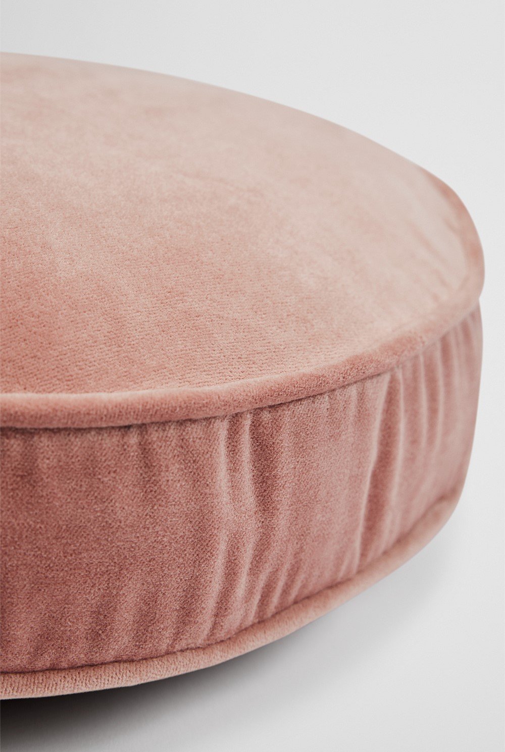 Camille 40x40x6 Round Cushion