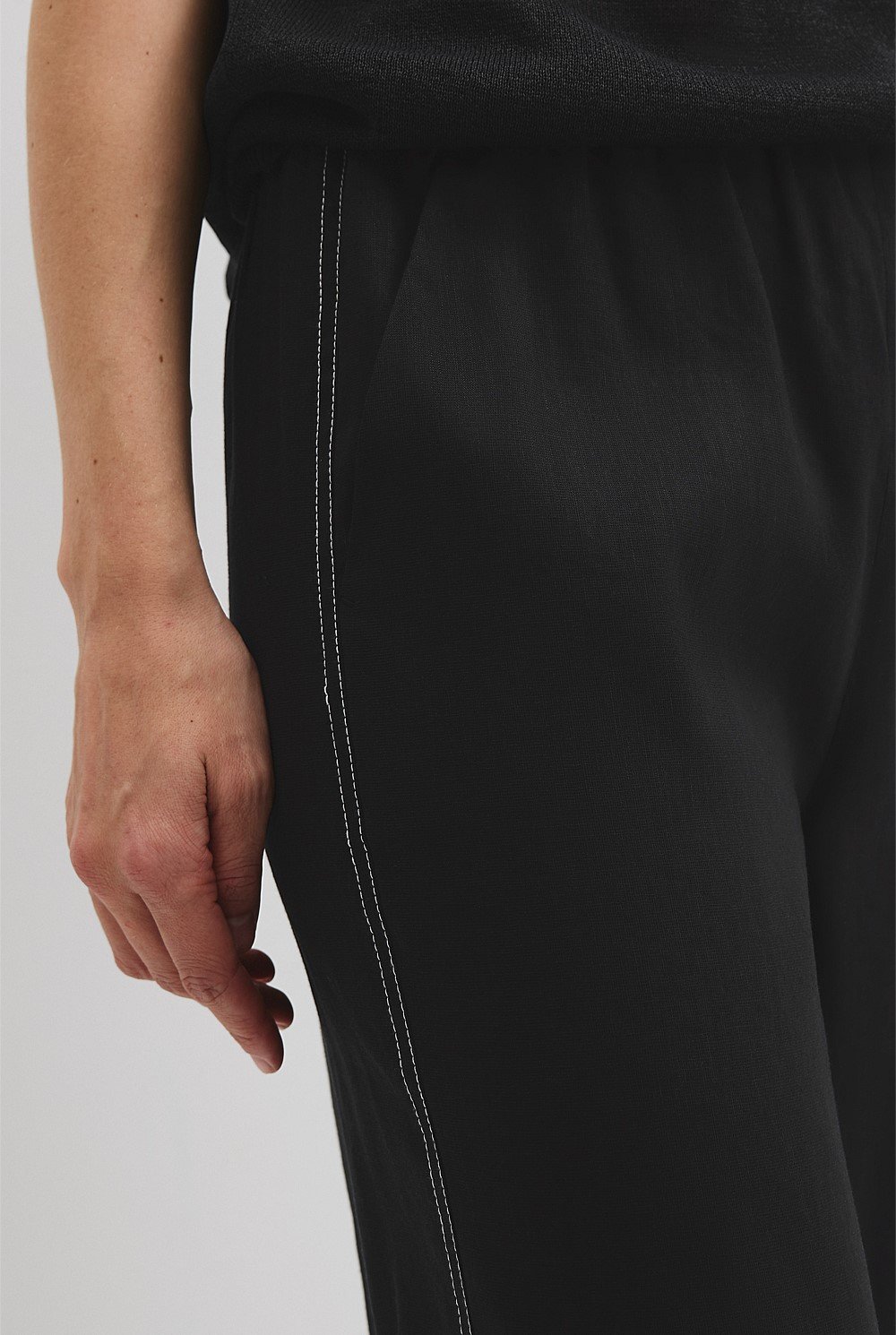 Side Stitch Pant