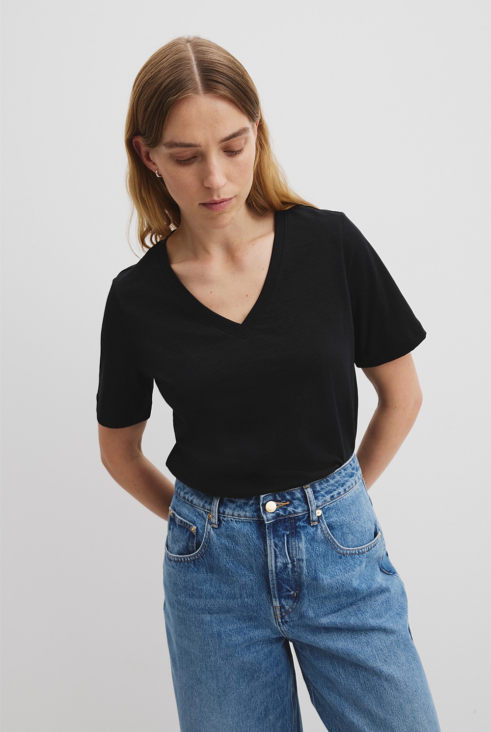 Australian Good Earth Cotton Short Sleeve V-Neck Neck T-Shirt