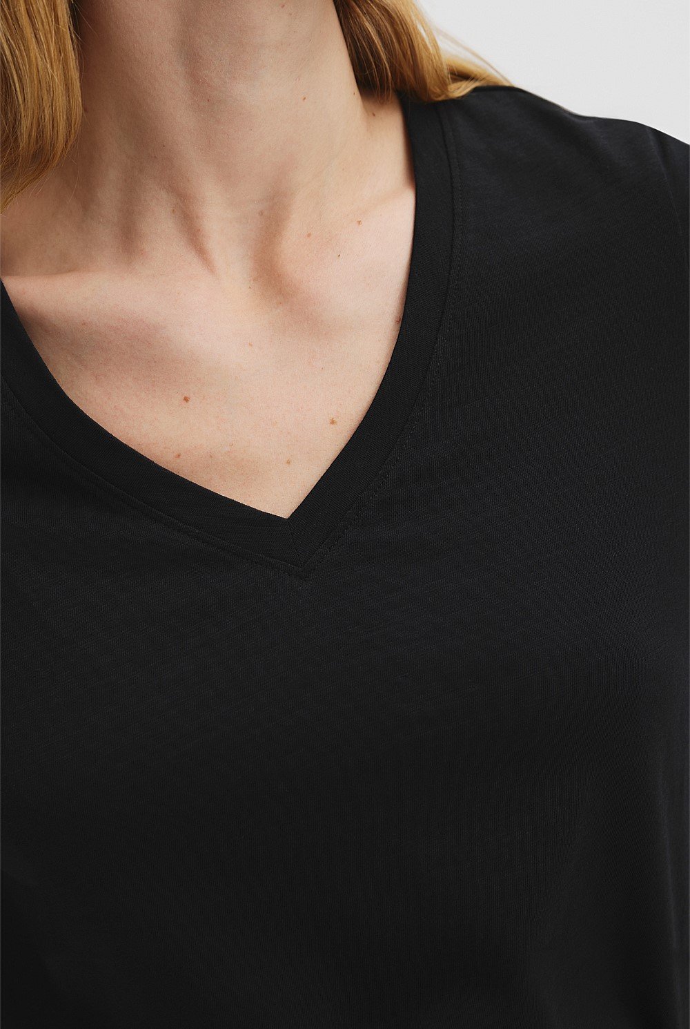 Australian Good Earth Cotton Short Sleeve V-Neck Neck T-Shirt