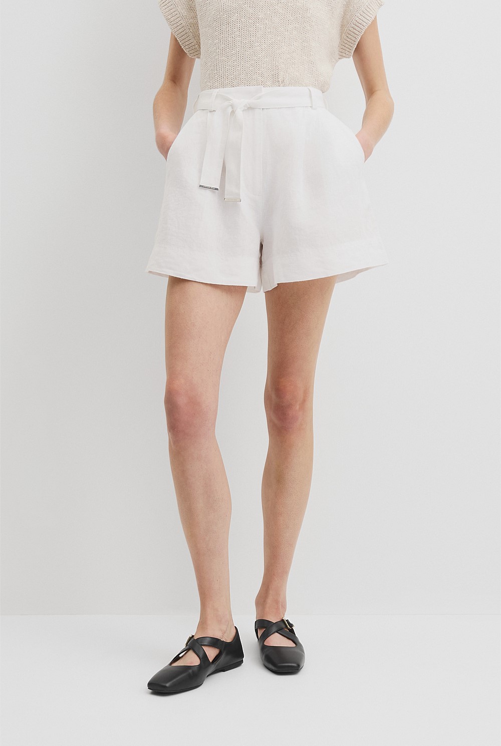 Organically Grown Linen Tuck Front Short