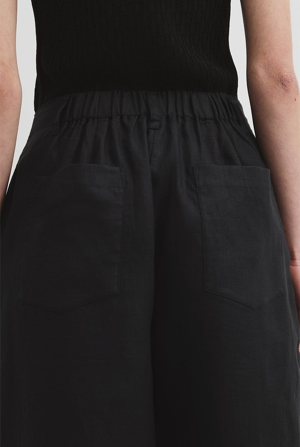 Organically Grown Linen Tapered Pant