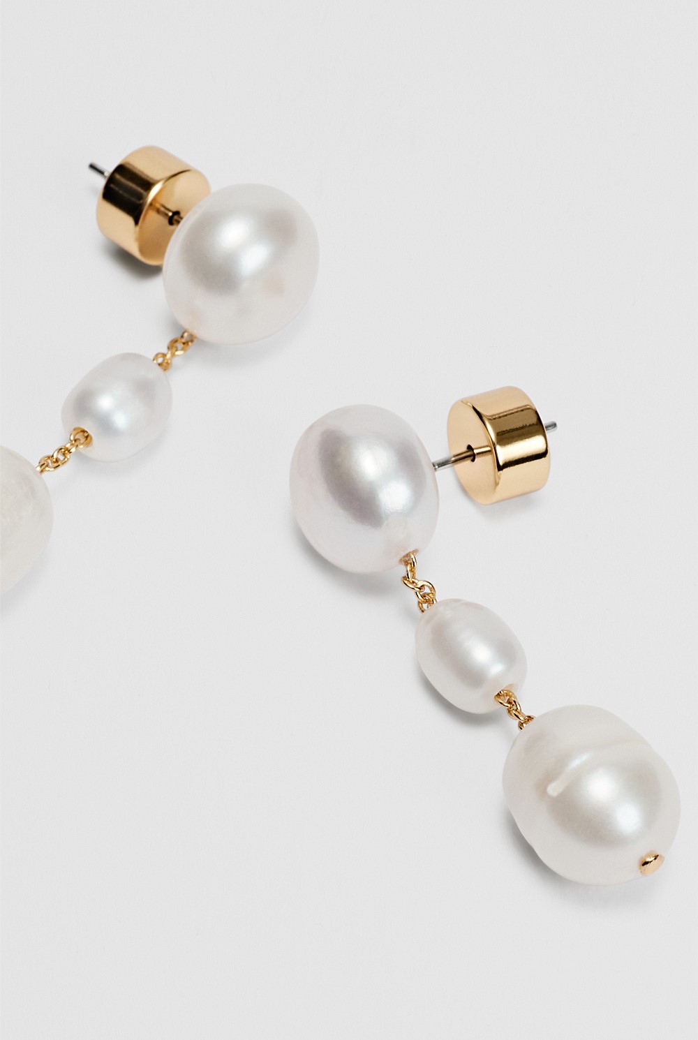 Mia Freshwater Pearl Earring