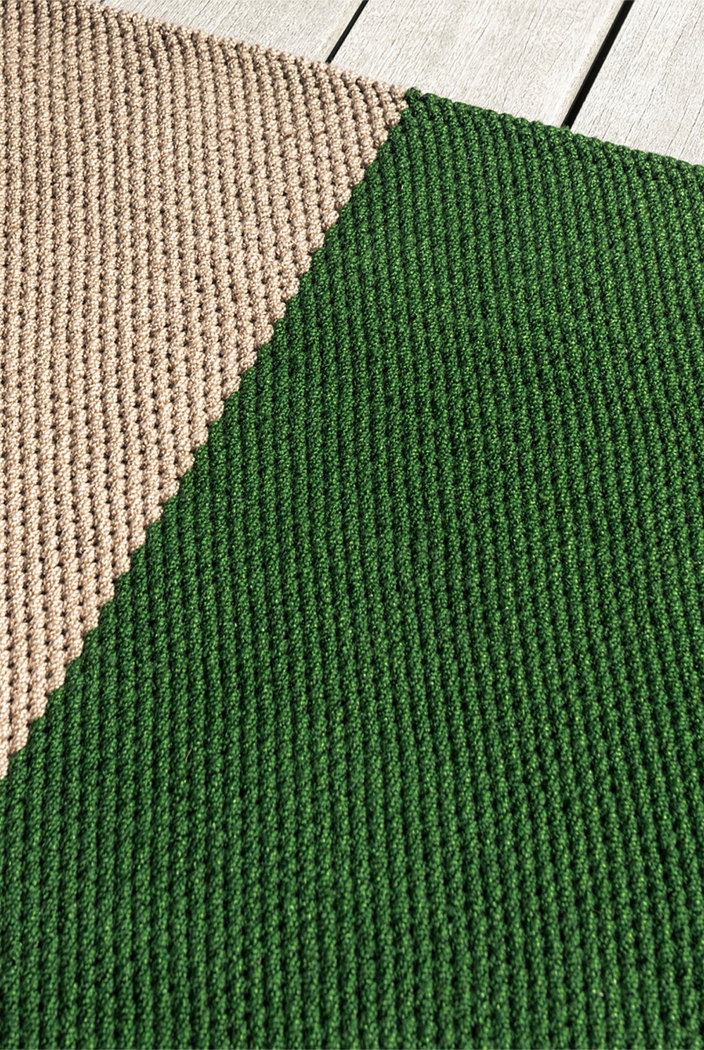 Deck Spring Green Outdoor Rug 200x140cm