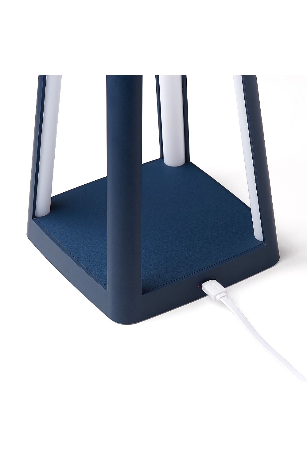 Lantern Portable Lamp With Built-in Wireless Charger - Blue