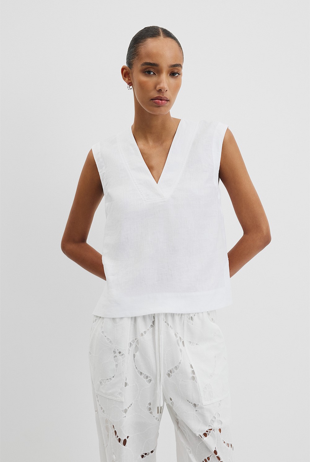 Organically Grown Linen Sleeveless V-Neck Linen Tank