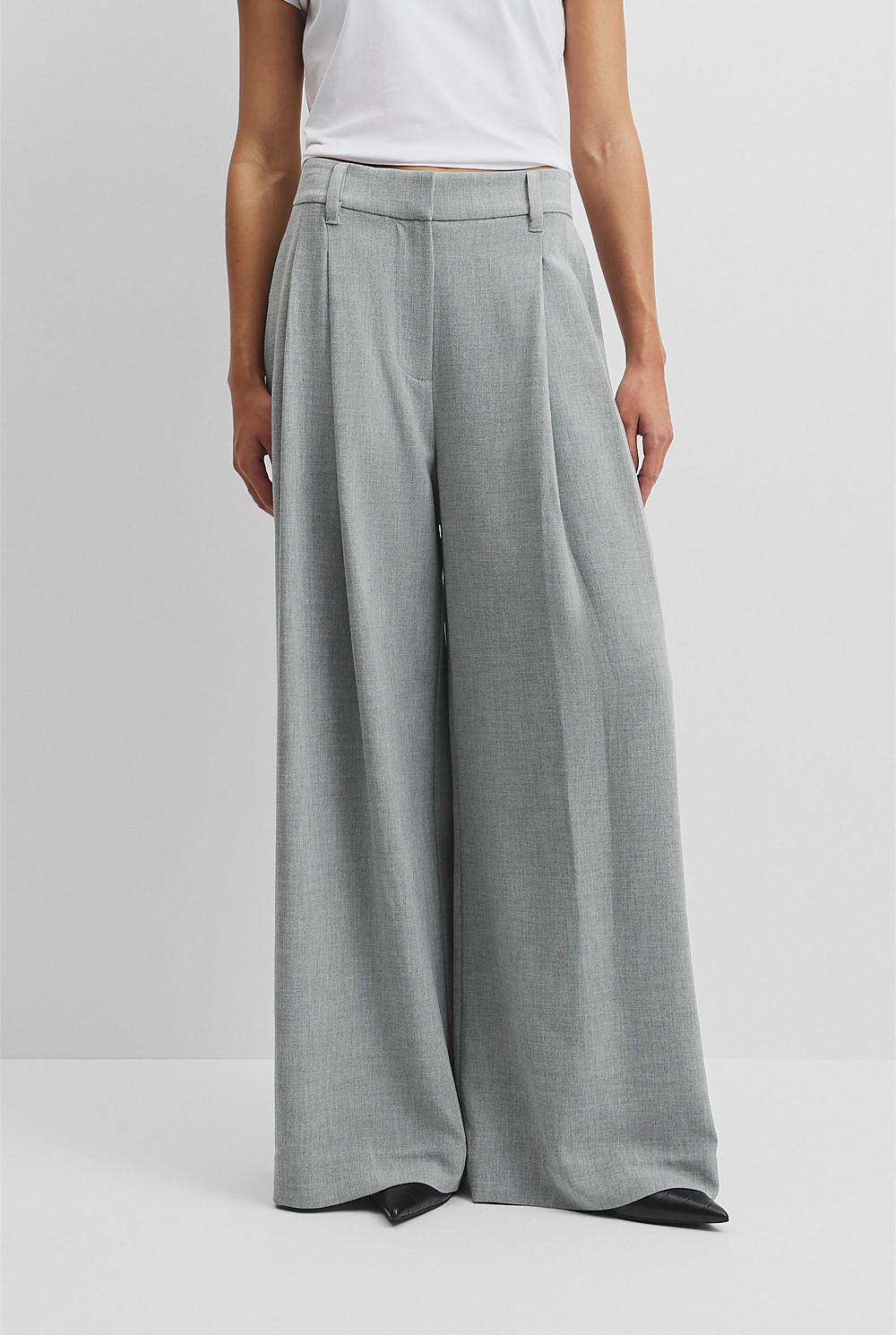 Soft Pleat Pant