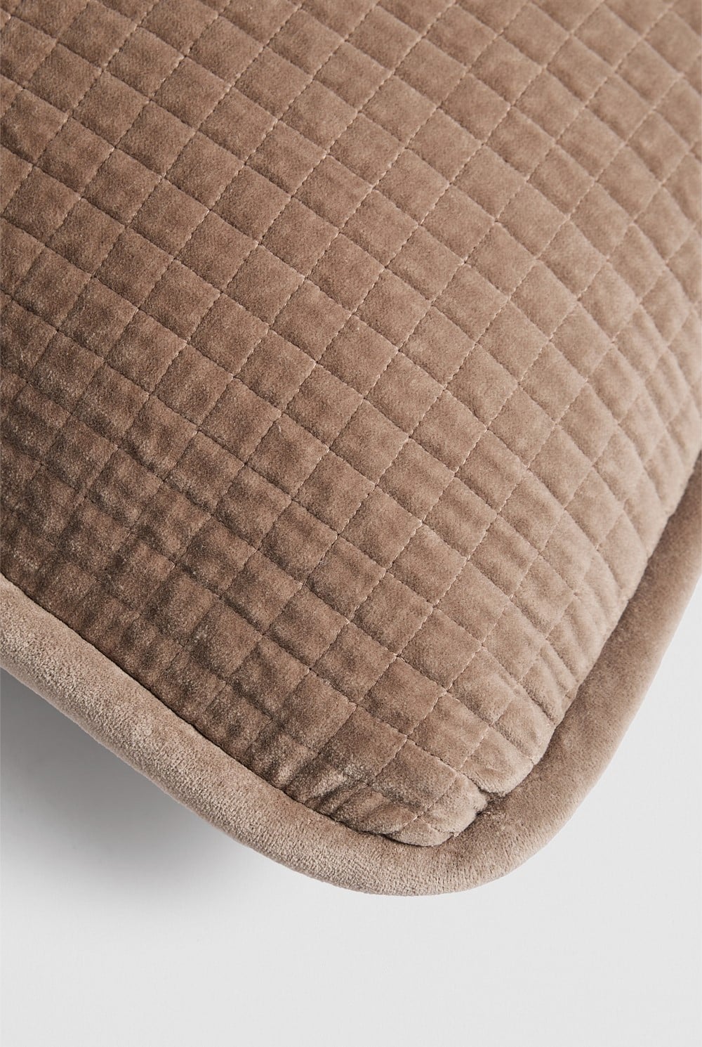 Suri 40x60 Cushion