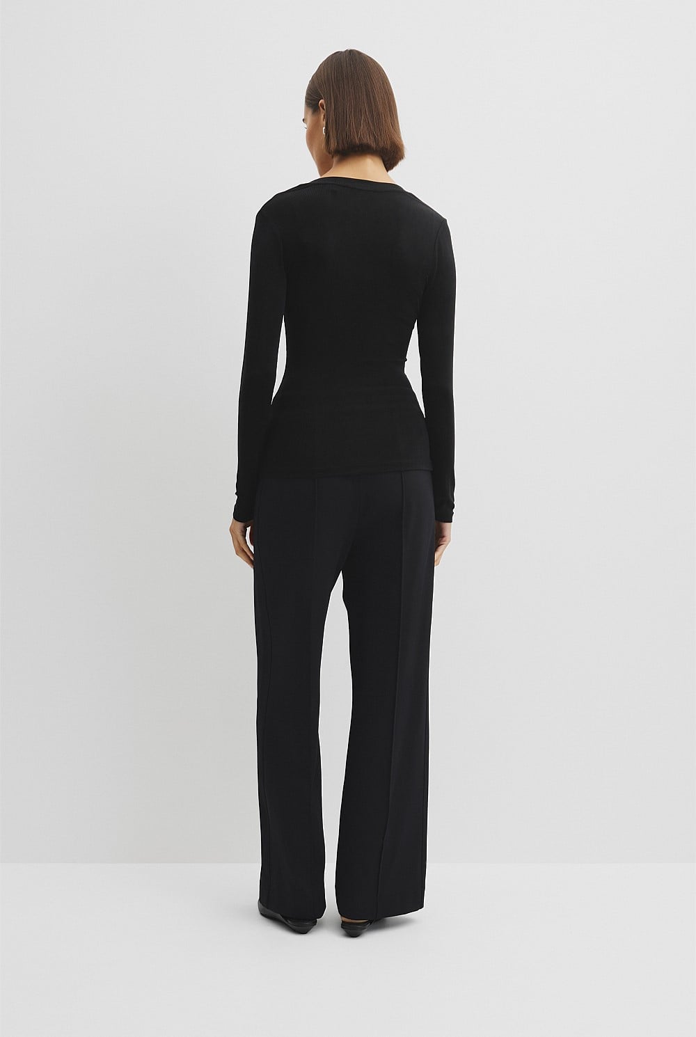 Cupro Rib V-Neck Neck Top