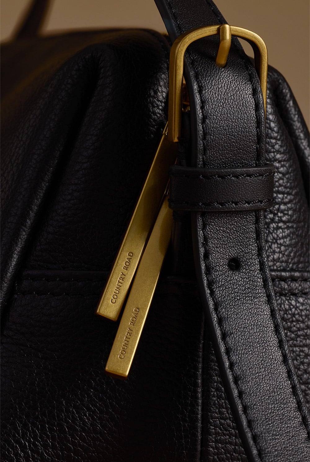 Isla Leather Shoulder Bag