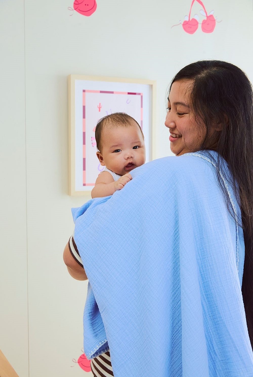 Light And Breathable Muslin Swaddle Wrap - Periwinkle/ivory
