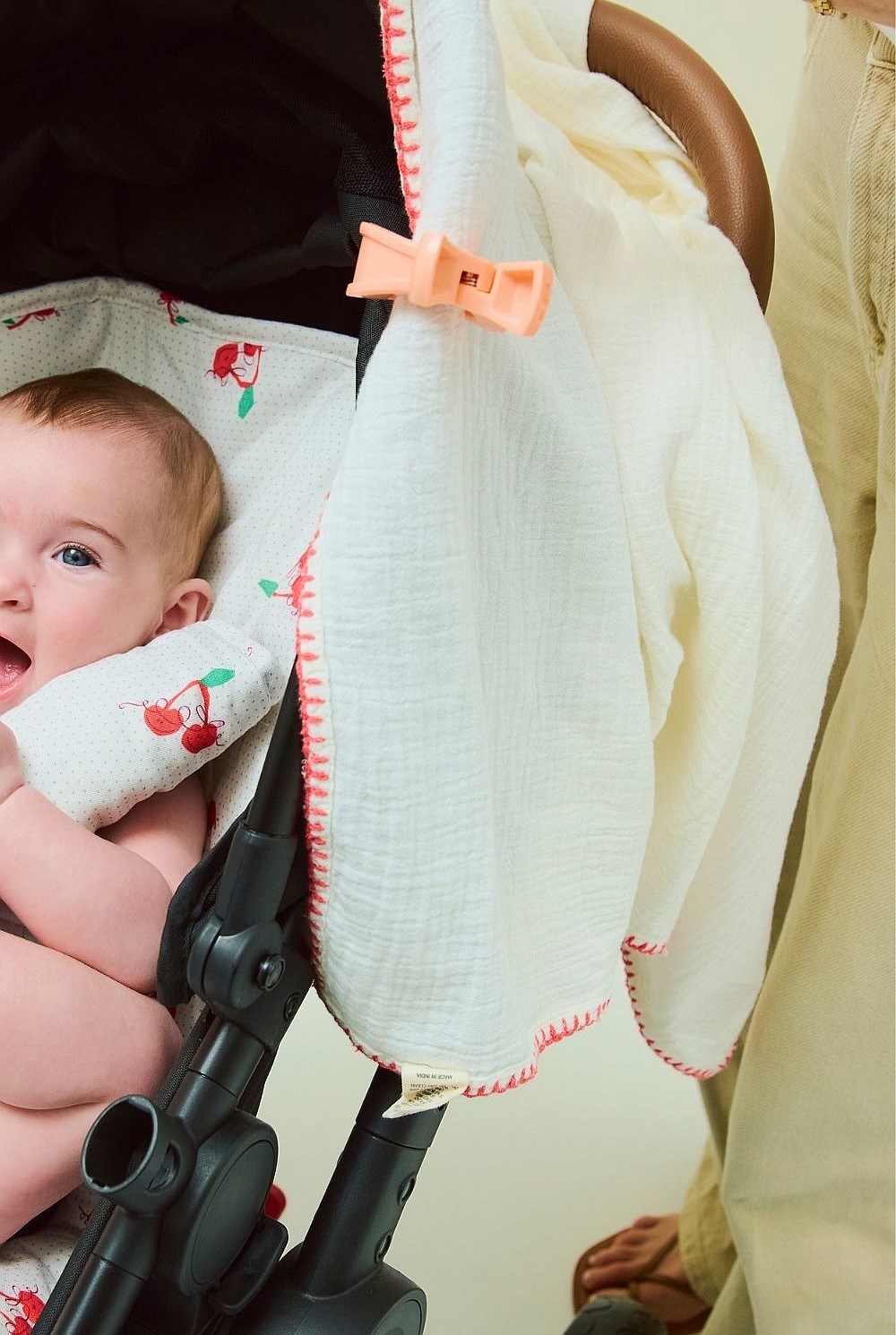 Light And Breathable Muslin Swaddle Wrap - Ivory/pink