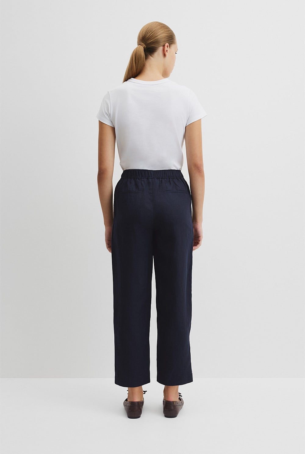 Organically Grown Linen Tapered Jogger