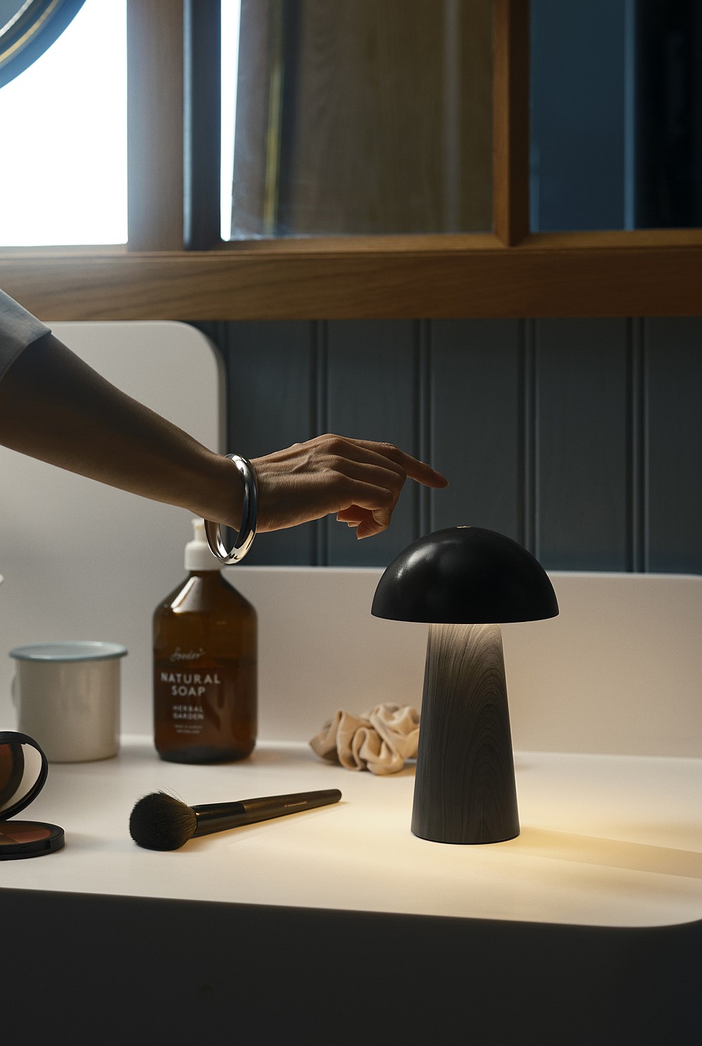 Bello Portable Rechargeable Lamp Black Wood