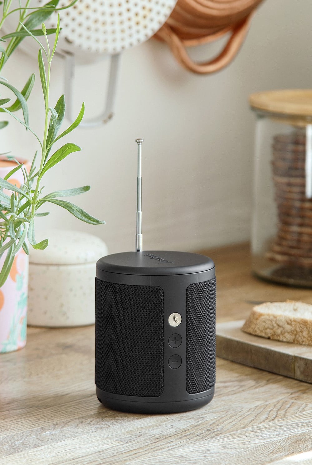 Dabbie Dab+ Fm Radio And Bluetooth Speaker - Black
