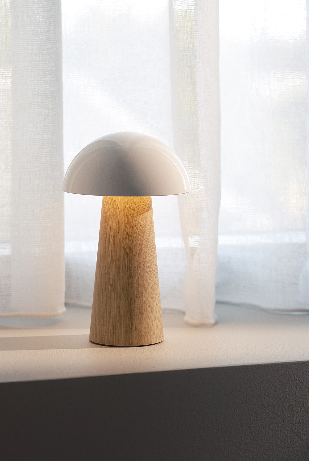 Bello Portable Rechargeable Lamp, Light Wood
