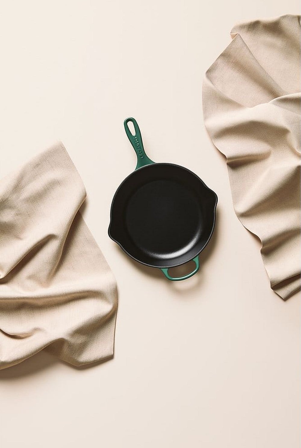 Signature Cast Iron Round Skillet 26cm